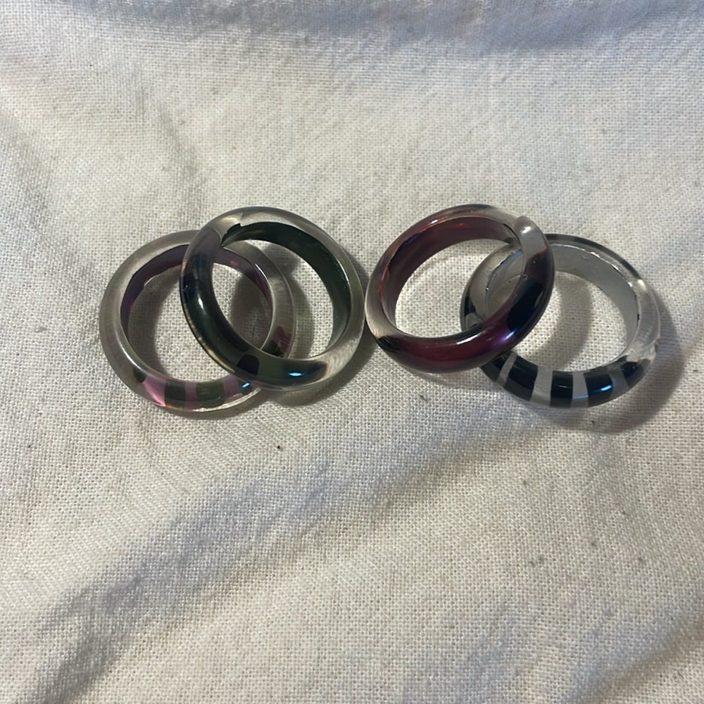 Striped and Spotted Resin Rings Set - Picture 3 of 5